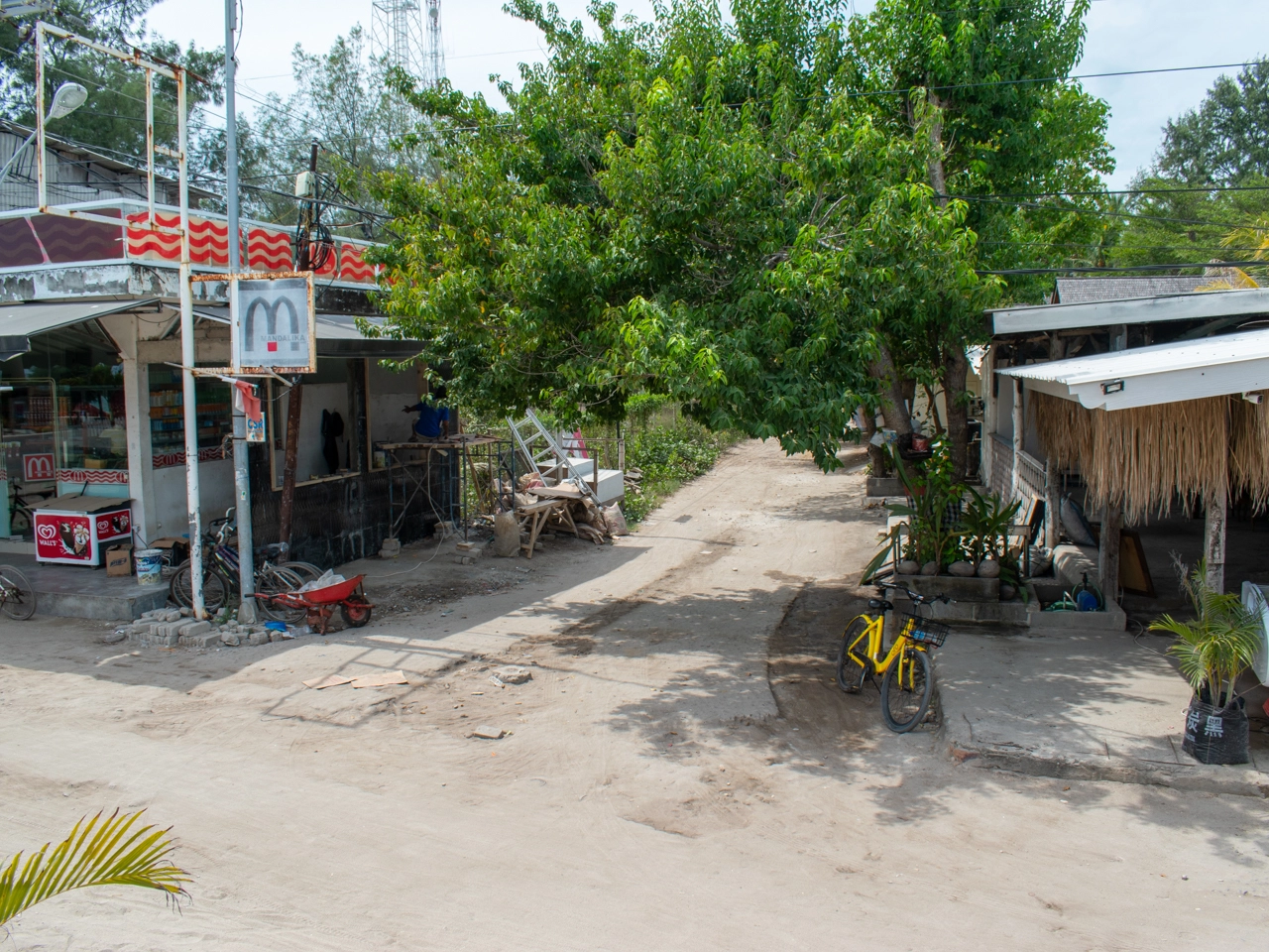 villa kelapa street gili trawangan west entrance